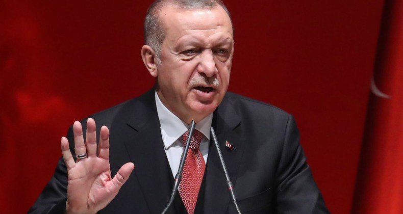“HAFTA SONU EVDE KALIYORUZ TÜRKİYE”