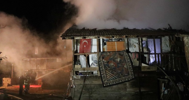 Karabük’te müstakil evde çıkan yangında 1 kişi yaralandı