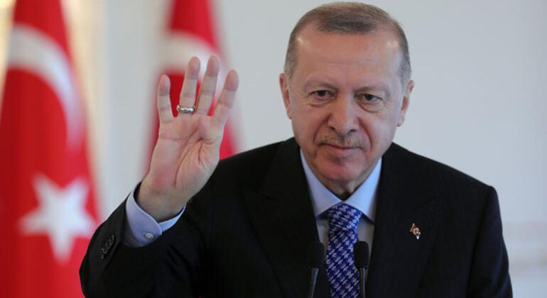 Cumhurbaşkanı Erdoğan’dan emeklilere: Biz muhalefet gibi hayal taciri değiliz