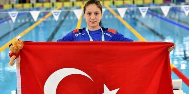 Merve Tuncel dünya gençler rekorunu kırdı