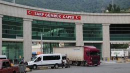 SARP SINIR KAPISINDA REKOR TIR GEÇİŞİ