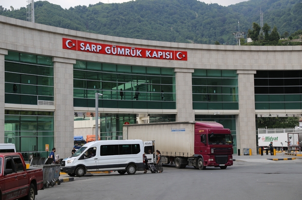 SARP SINIR KAPISINDA REKOR TIR GEÇİŞİ