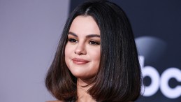Selena Gomez, Facebook’u suçladı