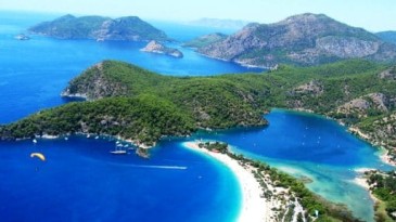 Mavinin en güzel 10 tonu…