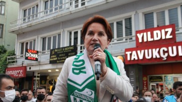 İYİ Parti Genel Başkanı Akşener Samsun’da esnafı ziyaret etti