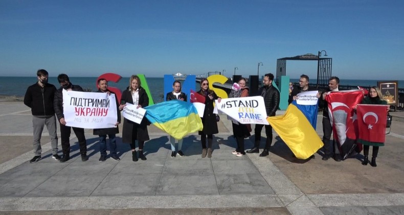 SAMSUN’DA YAŞAYAN UKRAYNALILAR RUSYA’YI PROTESTO ETTİ