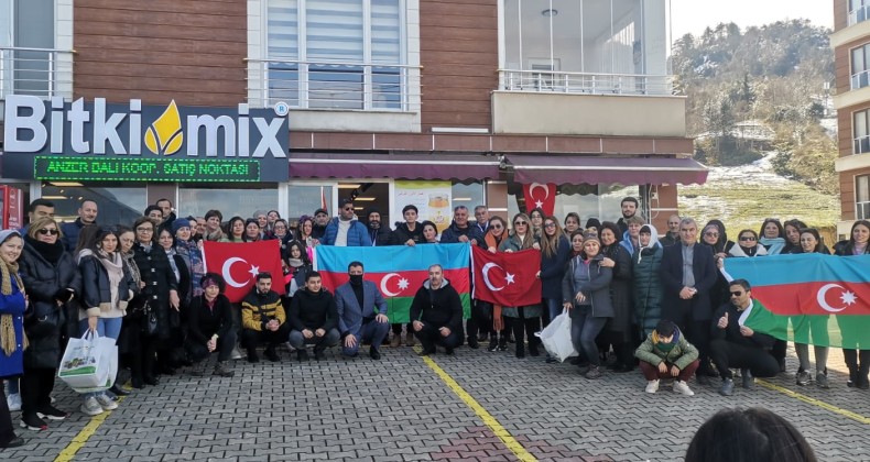 Azerbaycan’dan Nevruz için Karadeniz’e geldiler