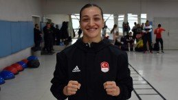Milli boksör Buse Naz Çakıroğlu, Tokyo’da kaçırdığı altını Paris’te kazanmak istiyor: