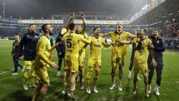 Fenerbahçe, Rizespor deplasmanında 3 puanı üç golle aldı