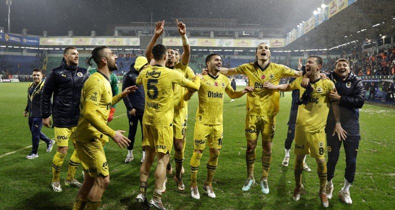 Fenerbahçe, Rizespor deplasmanında 3 puanı üç golle aldı