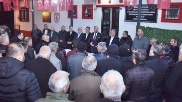 Hasan Togar sevgisi meydanlara sığmıyor