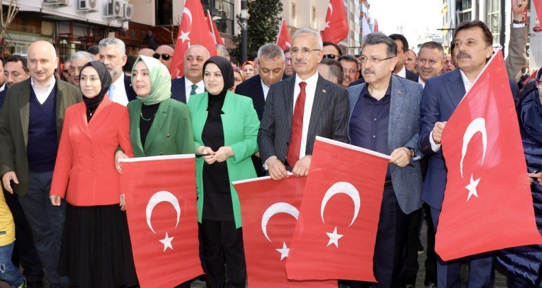 Ulaştırma ve Altyapı Bakanı Uraloğlu: Trabzon’da konuştu: “Hızlı tren Kırıkkale’den yola çıktı, Trabzon’a da gelecek “
