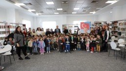 Başkan Demirtaş, İlkadımlı miniklerle kütüphane haftasını kutladı