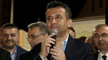 Samsun Büyükşehir Belediye Başkanlığını kazanan AK Parti’li Doğan, vatandaşlara hitap etti:”Bugün itibarıyla seçim bitmiştir, bundan sonra hizmet zamanıdır”