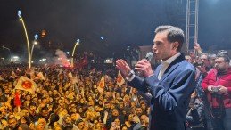 Tokat Belediye Başkanlığını kazanan MHP’li Yazıcıoğlu, vatandaşlara hitap etti: – “Sizlerle beraber çok güzel hizmetler yapacağız. Tokat’ı kucaklayacağımızı göreceksiniz”
