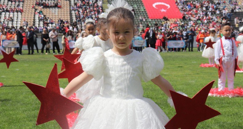Ordu’nun ilçelerinde 23 Nisan Ulusal Egemenlik ve Çocuk Bayramı kutlandı