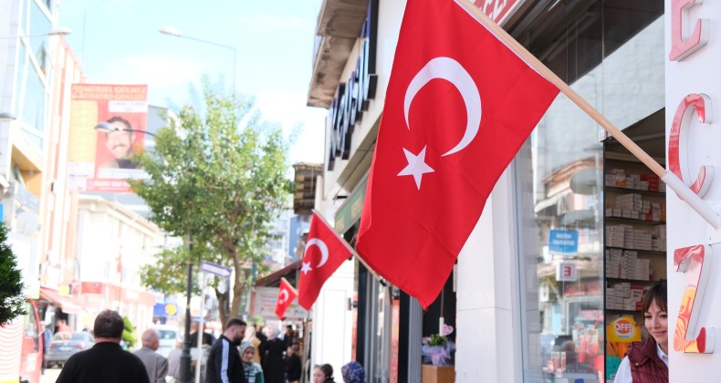 Başkan Sıbıç’tan Bayrak çağrısı