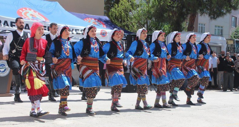 Bafra’da Halk Eğitim Merkezi Yıl Sonu Sergisi açıldı