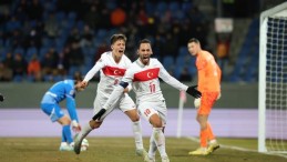 İzlanda:2 Türkiye:4