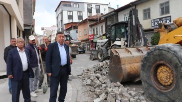 Havza Belediye Başkanı Murat İkiz, Kazımpaşa Caddesi Yol Yapım Çalışmalarını İnceledi