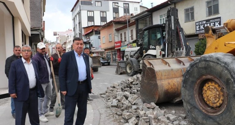 Havza Belediye Başkanı Murat İkiz, Kazımpaşa Caddesi Yol Yapım Çalışmalarını İnceledi