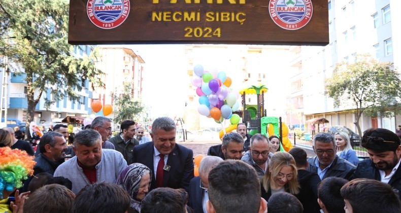 Yenilenen Cumhur Alan Çocuk Parkı Törenle Açıldı