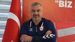 Samsunspor Teknik Direktörü Reis’ten “baskılı oynamak istiyoruz” açıklaması