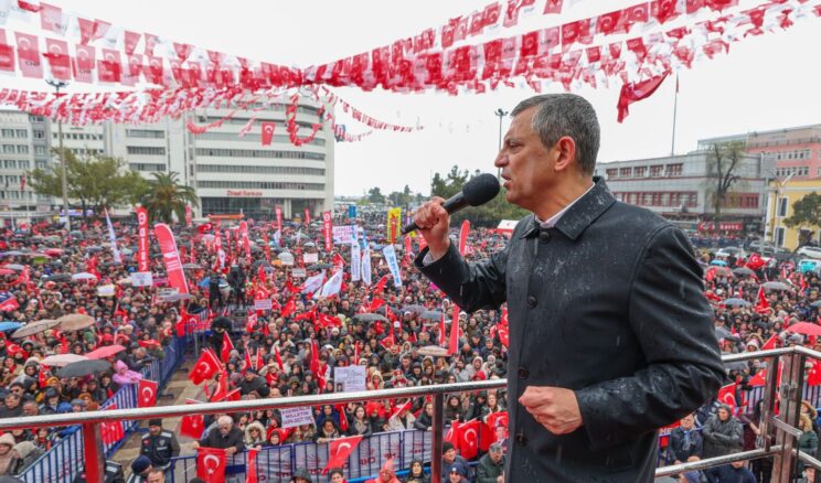 Özgür Özel, Samsun’da İmamoğlu’nun mesajını okudu