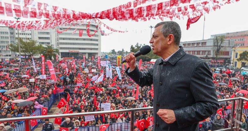 Özgür Özel, Samsun’da İmamoğlu’nun mesajını okudu