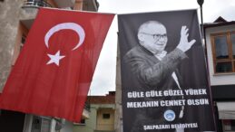 Eski Bayındırlık ve İskan Bakanı Demir’in cenazesi Trabzon’da toprağa verildi