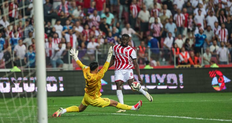 Samsunspor Sezona Galibiyetle Başladı: 2-1