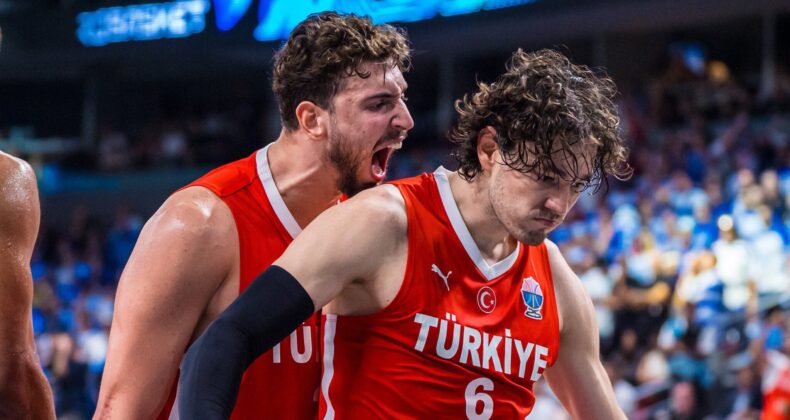 3 Gün Sonra Yine Aynı Son! 12 Dev Adam, Yunanistan’ı Parkede Denize Döktü!