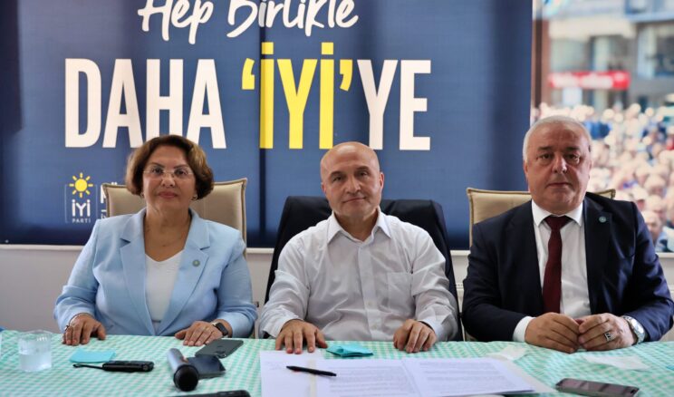 İYİ Partili Usta ve Yüksel, Samsun’da gazetecilerin sorularını yanıtladı