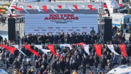 Samsun’da Cumhuriyet Tarihinde Bir İlk: 100 Yeni Ambulans Acil Sağlık Filosuna Teslim Edildi