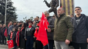 Zonguldak’ta “Bayrak Namustur” yürüyüşü düzenlendi