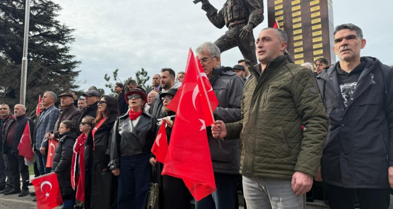 Zonguldak’ta “Bayrak Namustur” yürüyüşü düzenlendi