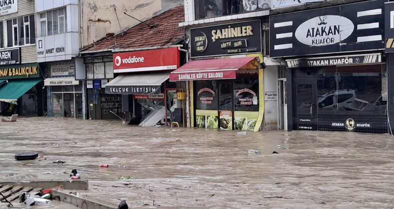 Havza’da sağanak etkili oldu