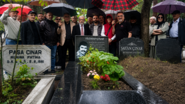 Efsane Ozan Yıldıray Çınar Mezarı Başında Anıldı