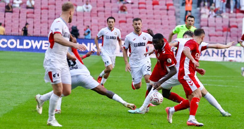 SAMSUN’DA FUTBOL REZALETİ: 1-5