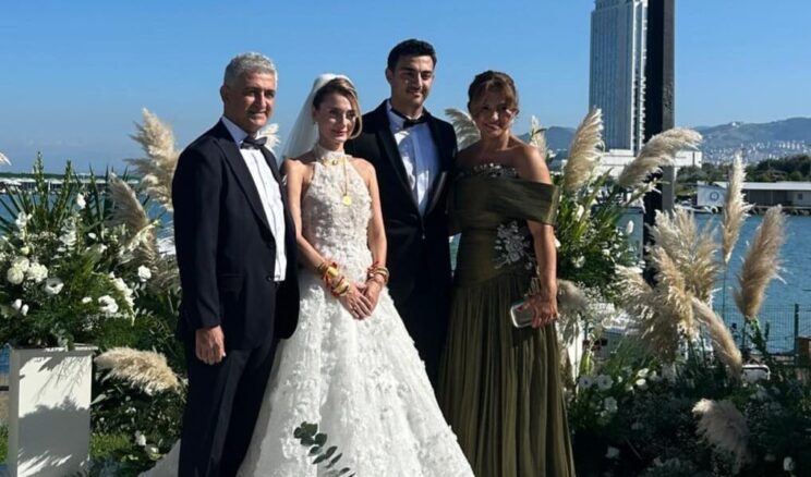 ŞEVVAL VE YAĞIZ MUTLULUĞA YELKEN AÇTI